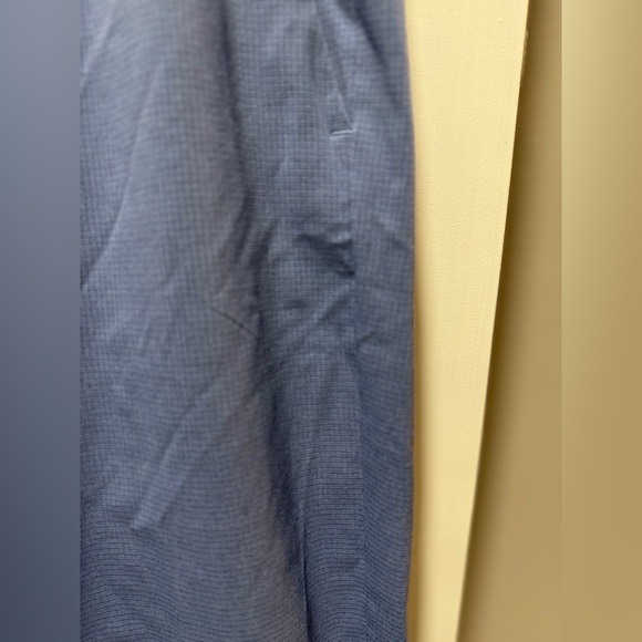 Lululemon ABC WovenAir Pull-On Pant - Picture 7 of 16